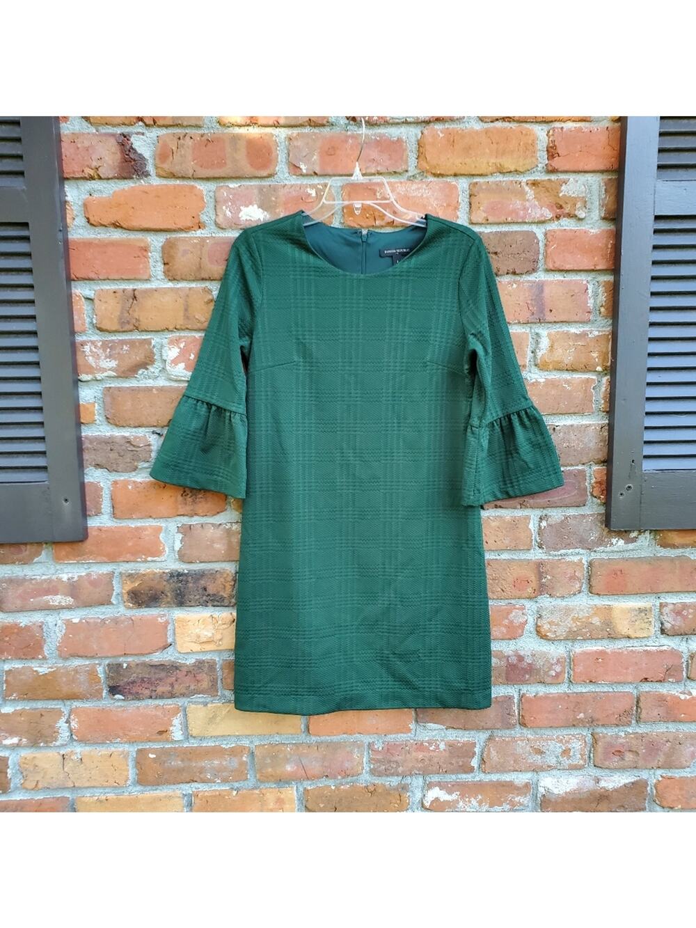 Banana Republic Woman's hunter green dress Fully Lined sz. 2